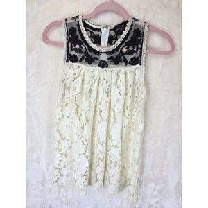 Romeo + Juliet Couture Women Cream Lace Black Embroidered Mesh Yoke Tank Top S
